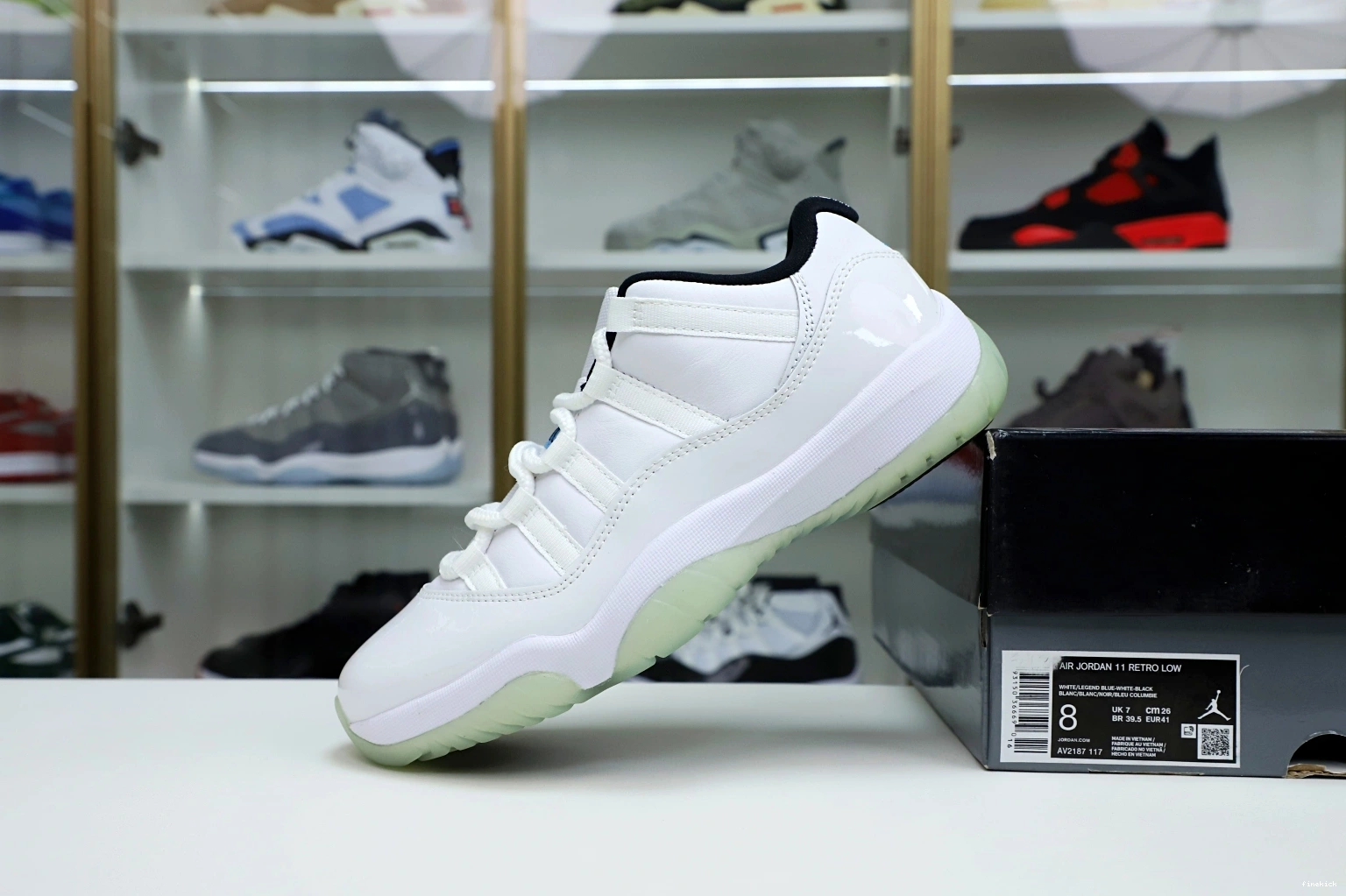 LOW BLUE RETRO JORDAN 11 LEGEND AIR 0216